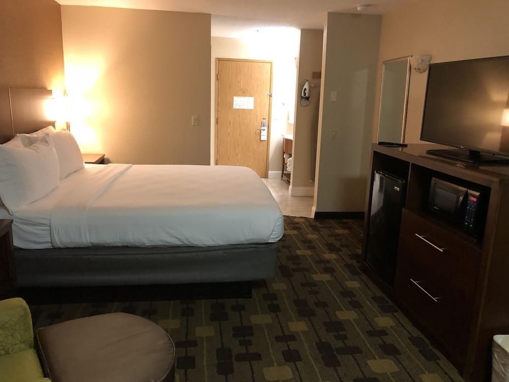 Express By Ihg 2*