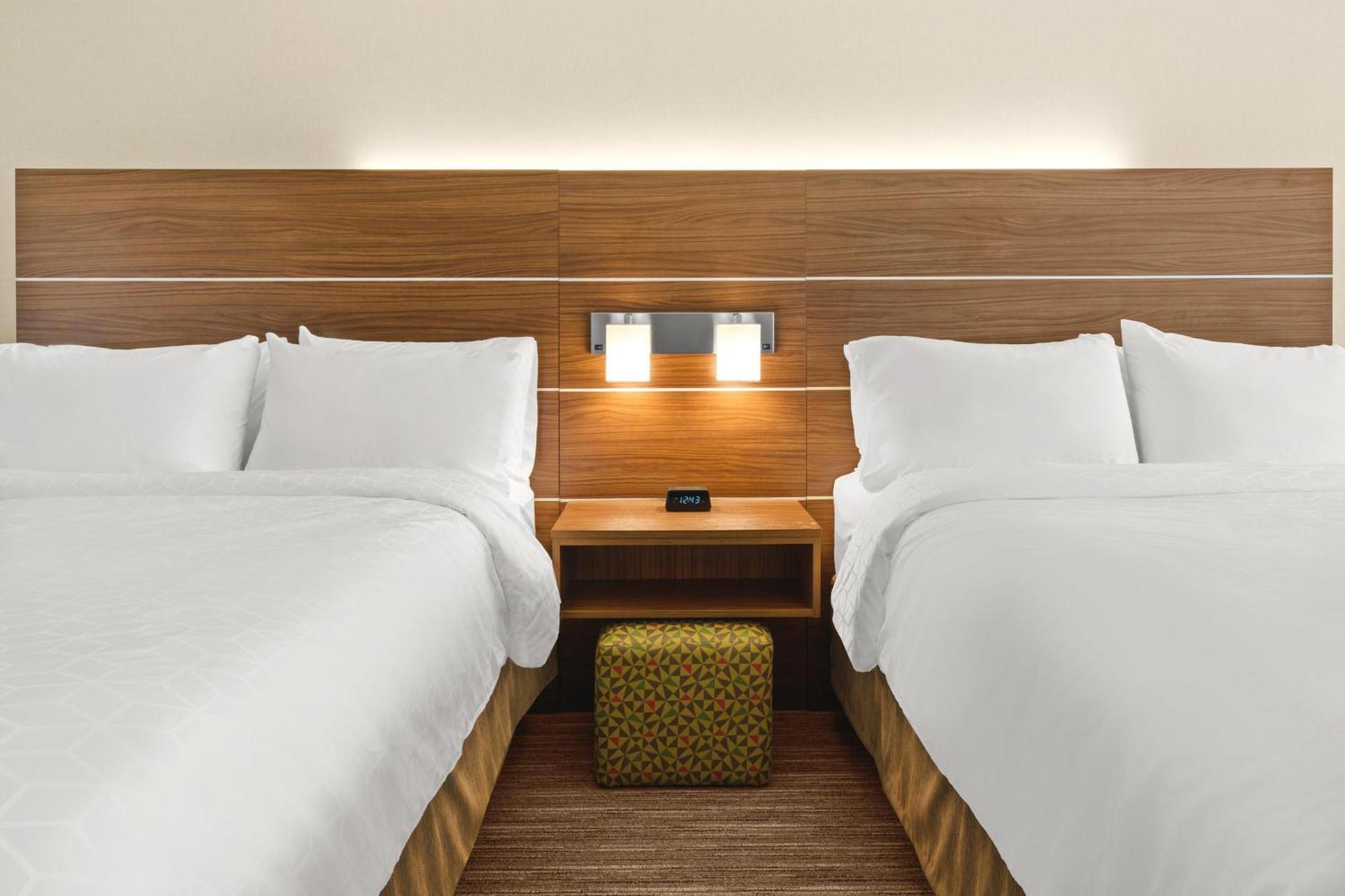 Hotel Express By Ihg Corning