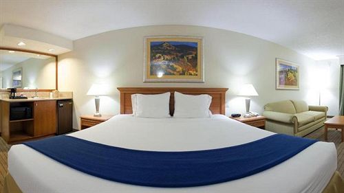 Express By Ihg Hotel Corning