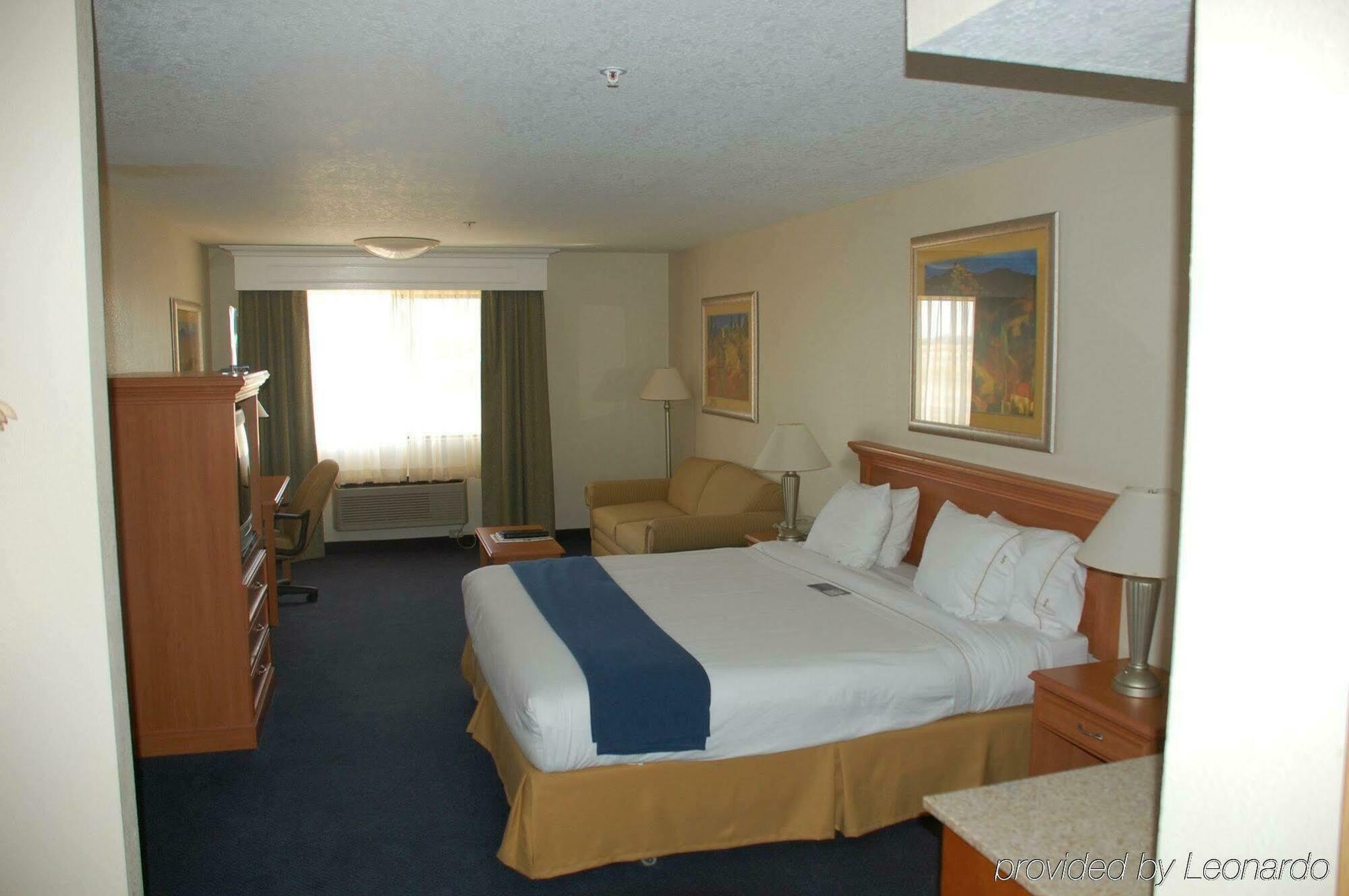 Hotel Express By Ihg Corning