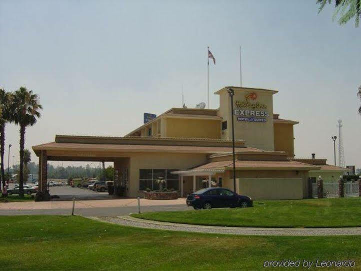 Express By Ihg Hotel 2*