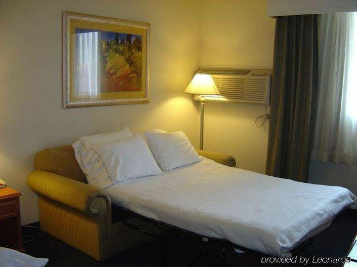 Express By Ihg Hotel